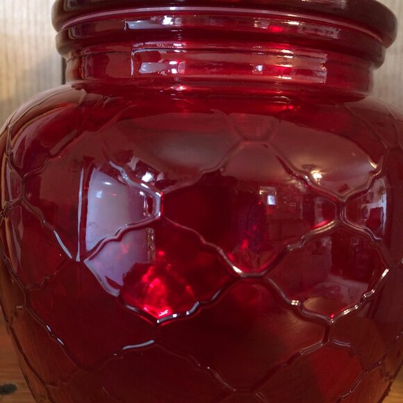 Beautiful Ruby Red Glass Candy / Cookie / Biscuit Jar - Picture 3 of 3